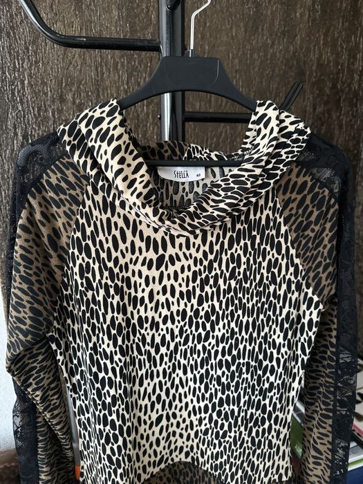 Плаття з леопардовим принтом