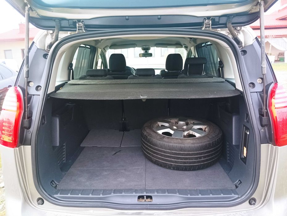 peugeot 2010r 7-osobowy 1.6 HDI