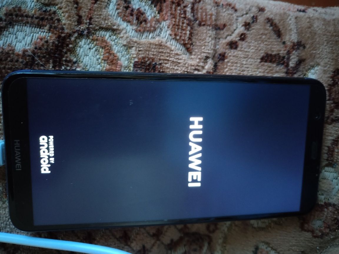 Смартфон  HUAWEI P smart