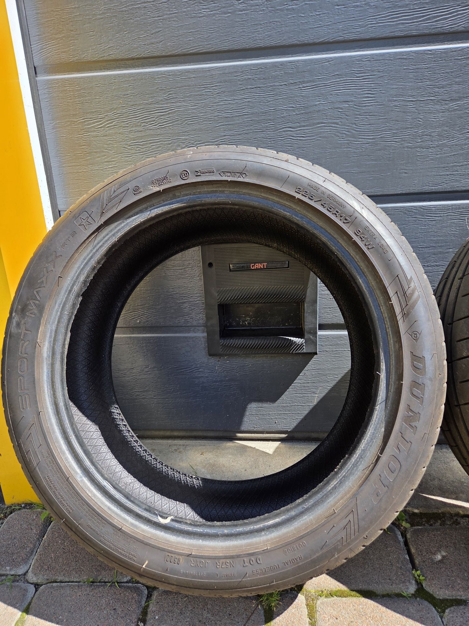 Шины Dunlop 225/45R17, лето