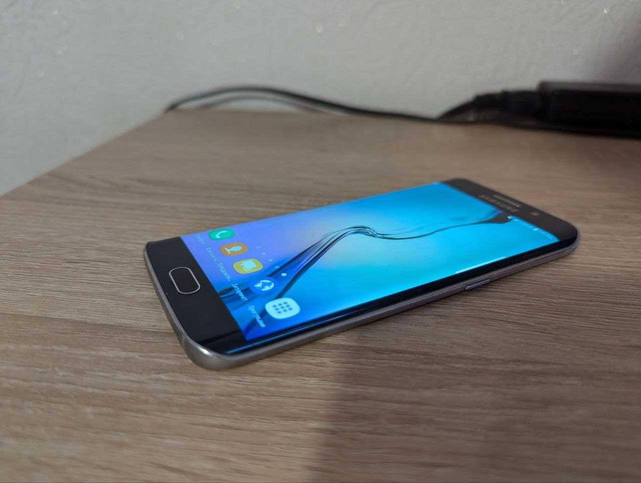Samsung SM-G925F Galaxy S6 Edge гарний в колекцію