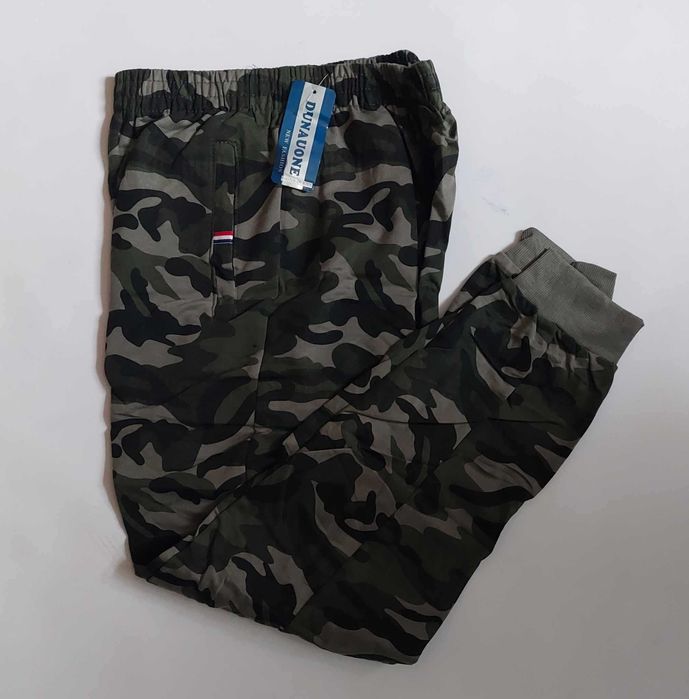 Spodnie męskie dresowe wzór moro Dunauone Y-41719 r L pas 66cm -94 cm