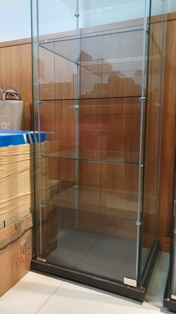 !! Vitrine com 8 prateleiras !! - VENDIDO