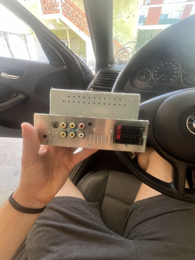 Vendi radio novo