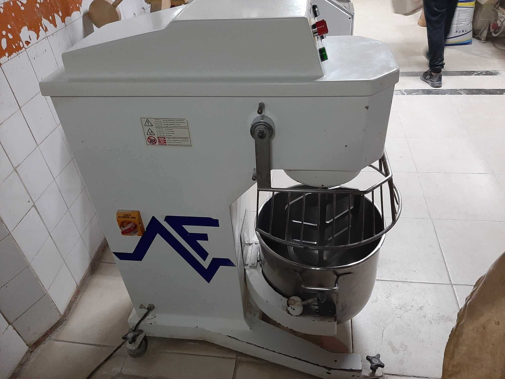 batedeira capacidade 25 kg