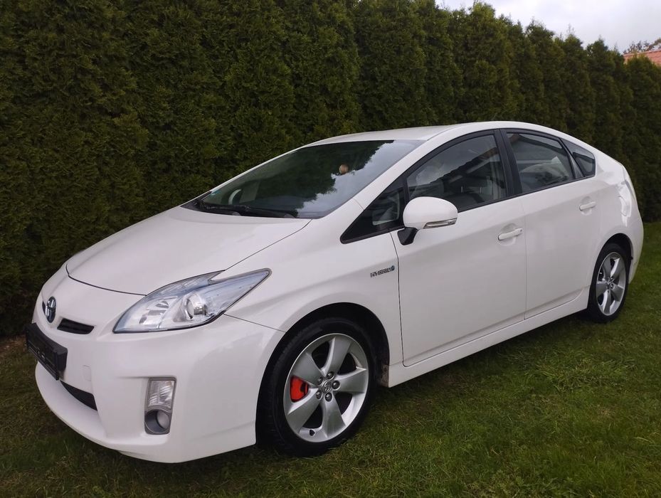 Toyota Prius Zadbany, bardzo ładny, serwisowany, 2 kpl. kół