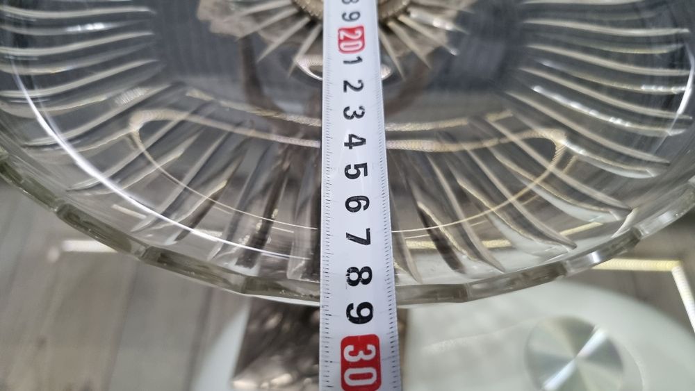 Posrebrzana i sygnowana patera z postacią kobiety i 2 dzieci, secesja