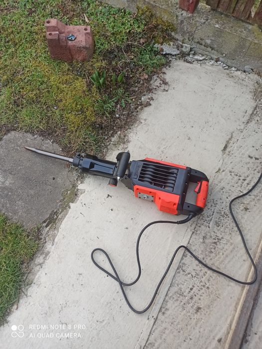 Młot wyburzeniowy wynajem