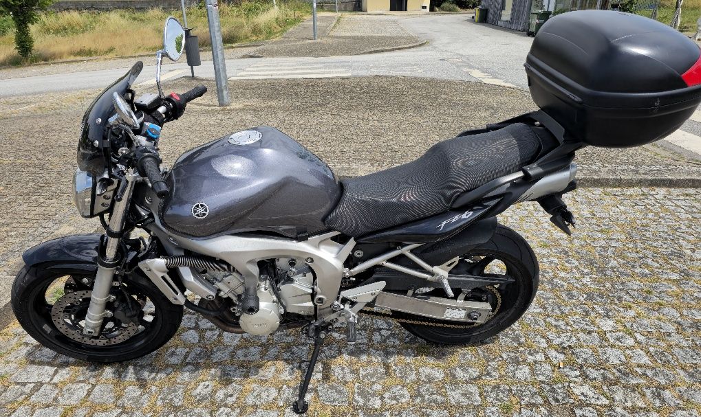 Fazer 600 naked moto