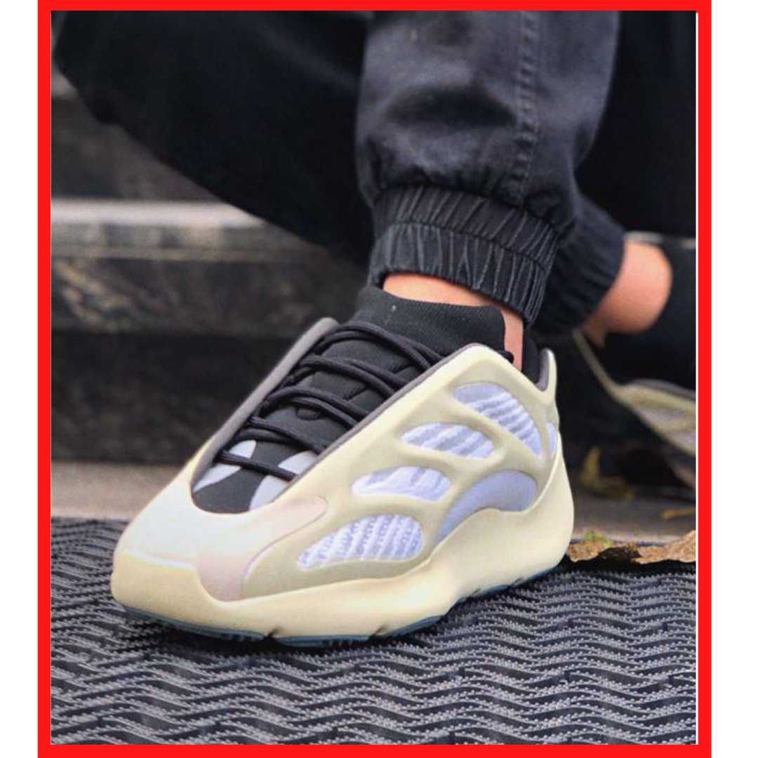 Женские кроссовки 2 цвета Adidas Yeezy boost 700 v.3 azazel Адидас Изи