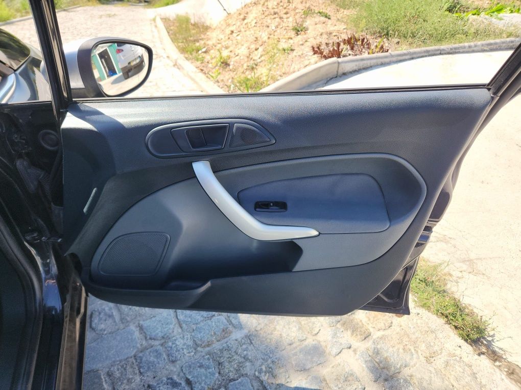 Ford Fiesta 1.4 tdci versao titanium