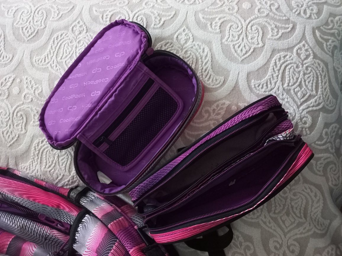 Plecak CoolPack dwukomorowy fioletowy, dwa piórniki i worek na kapcie