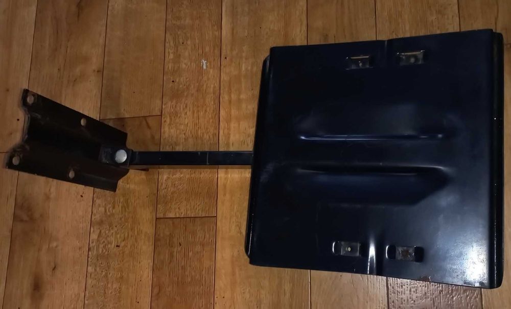 Кронштейн для телевизора . монитора . акустики или микроволновки