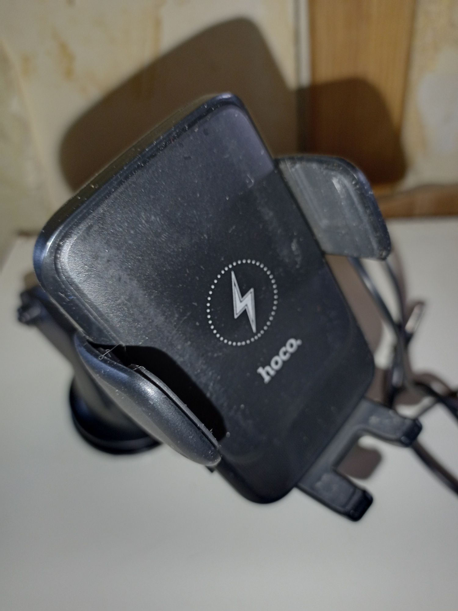Зарядка безпроводная  с присоской держателем Hoco S 35 смартфона авт
