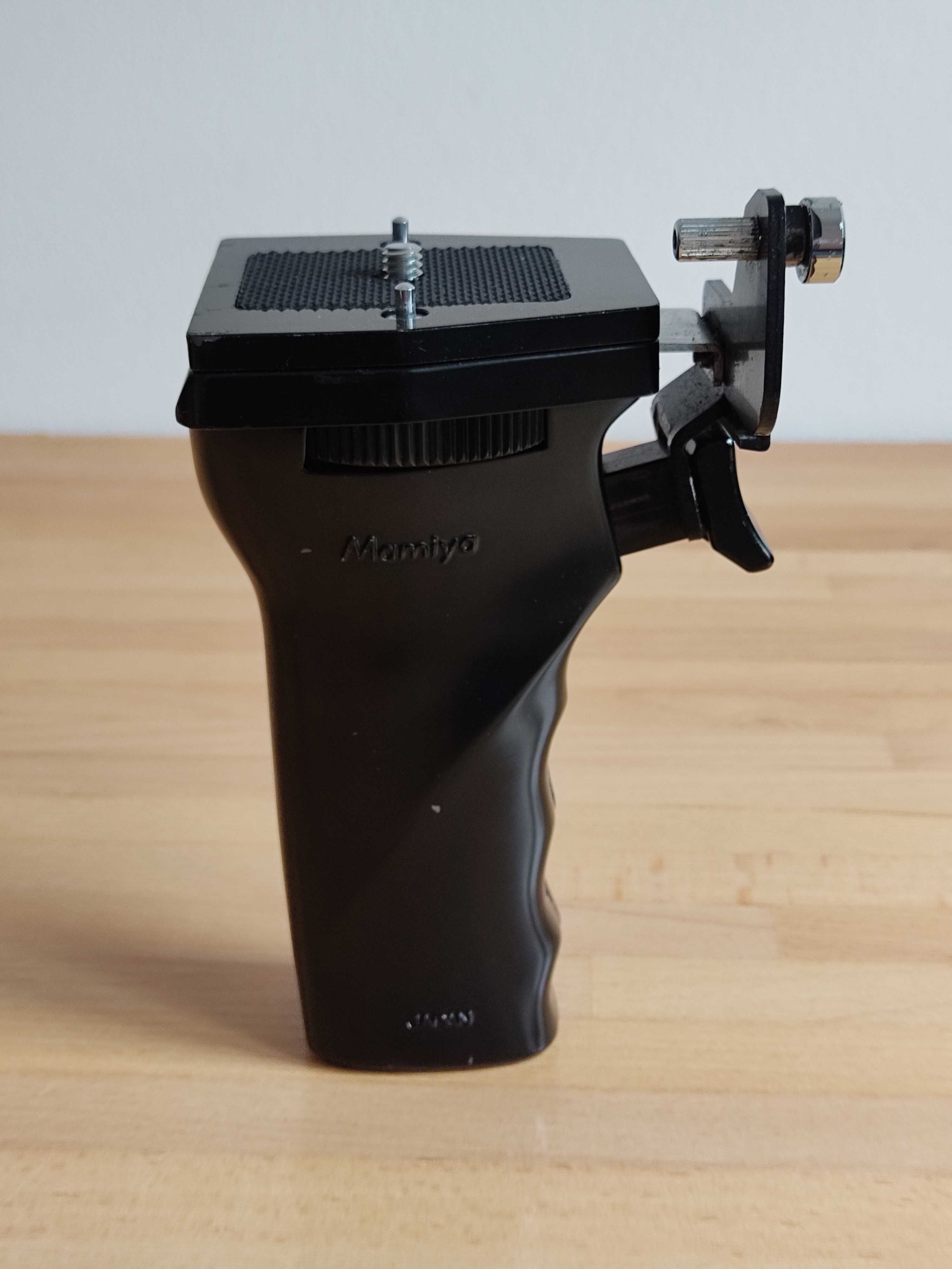 Mamiya RZ67 Polaroid Back + Pistol Grip