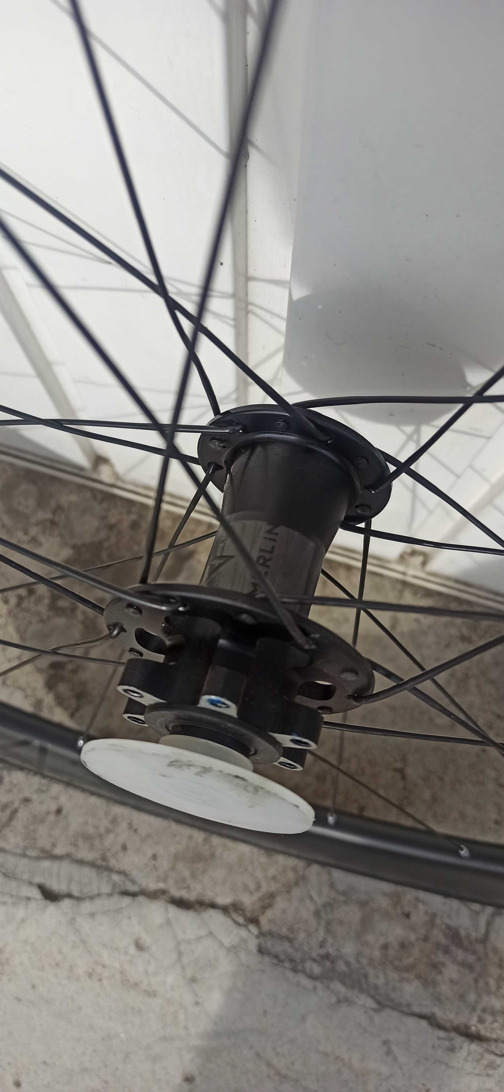 Rodas de carbono bicicleta estrada.