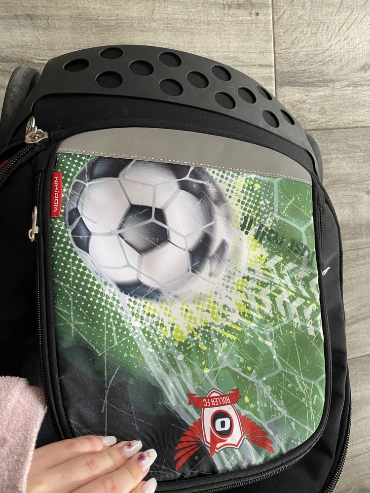 Mochila com rodas roller fc
