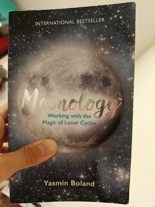 Livro astrologia da lua Moonology