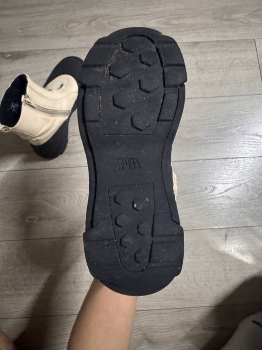 Zara чоьоти освнньо весняні шкіра