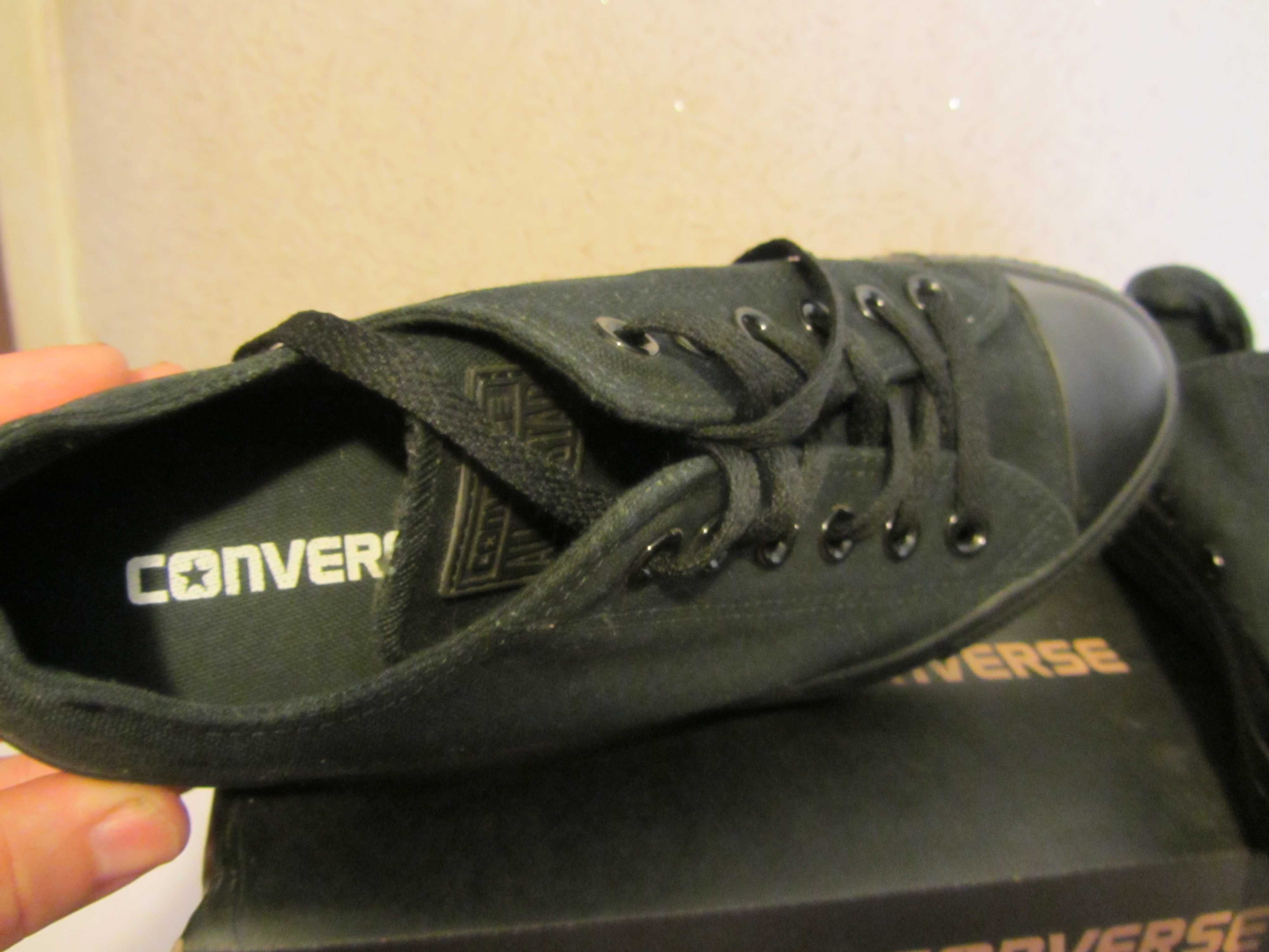 Продам оригинальные классические кеды Converse