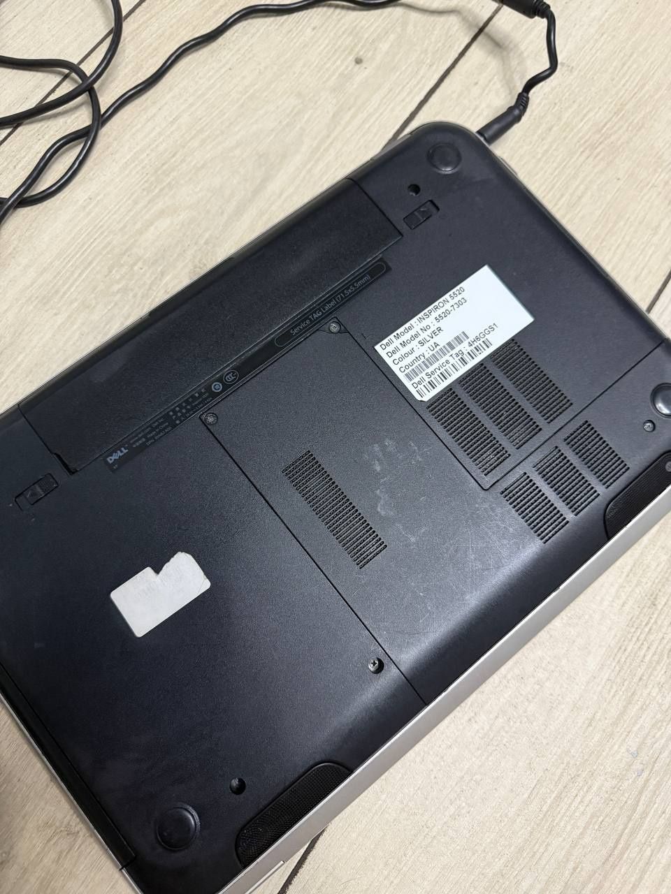 Ноутбук Dell Inspiron 5520,не рабочий