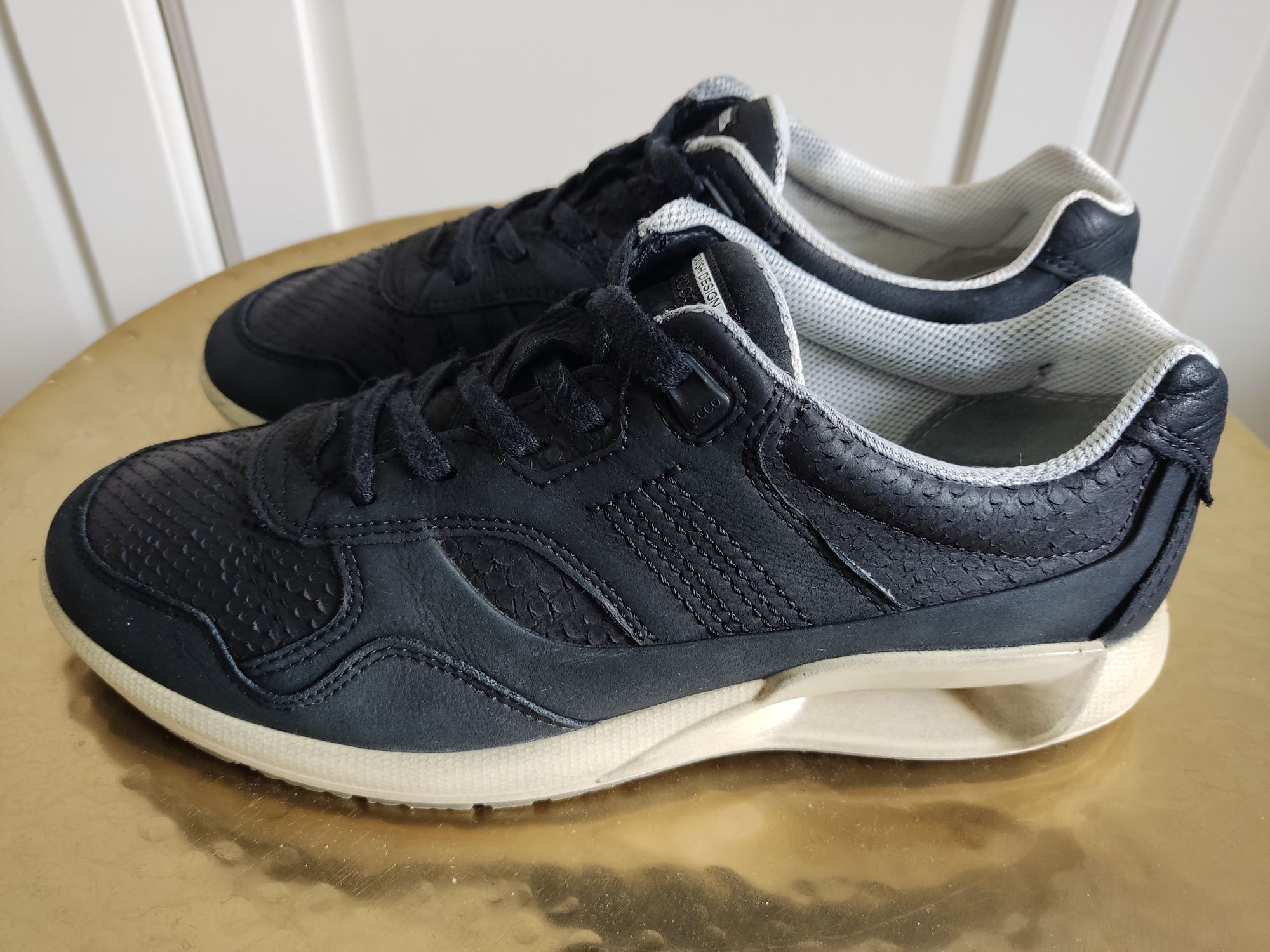 Ecco skórzane sneakersy czarne buty damskie 37