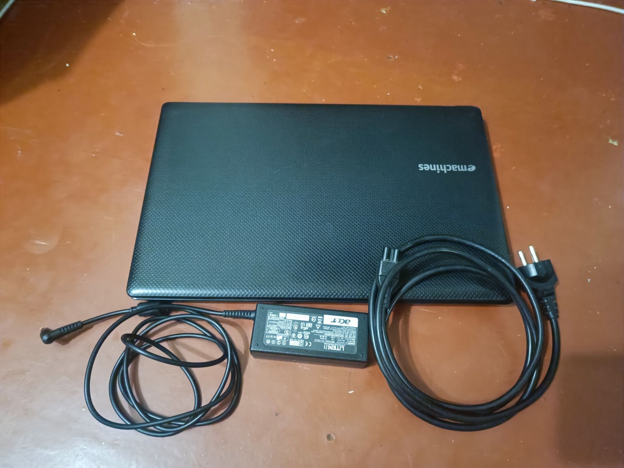 Ноутбук Acer eMachines E732 у гарному стані