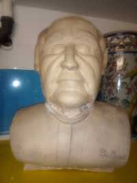 Grande busto em cerâmica- Padre Miguel de João Santos- 1988