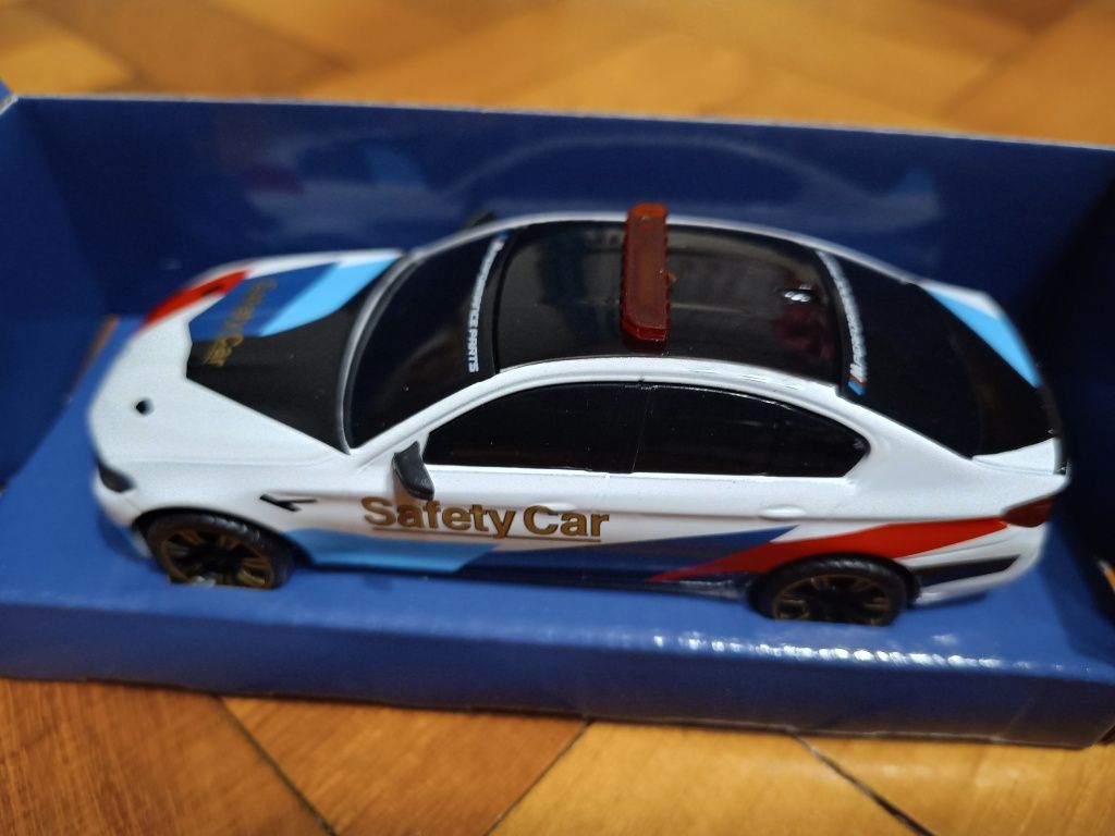 Samochodzik BMW shell