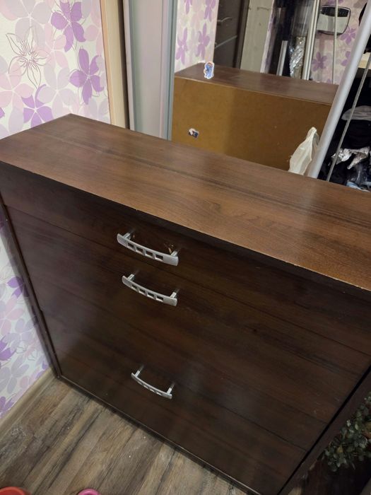 Продається тумбочка для взуття