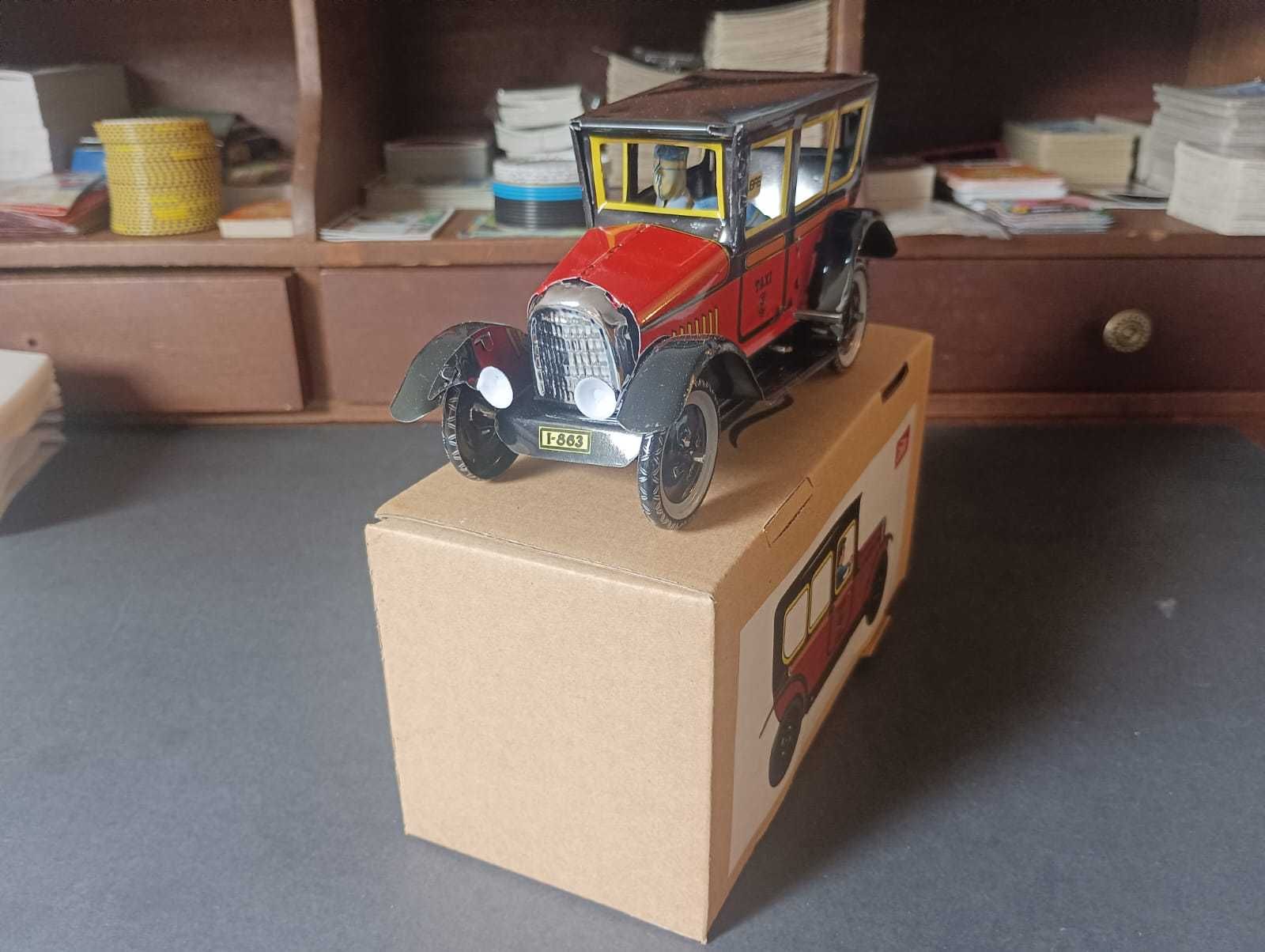 Miniatura / Taxi em chapa JAYA 1905 a corda