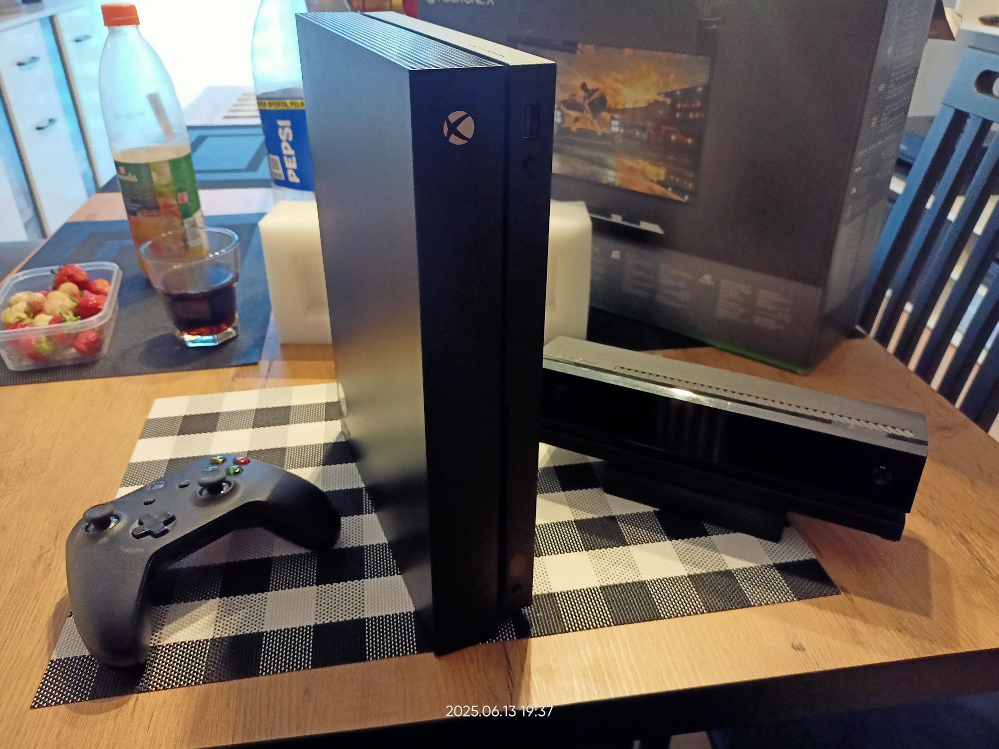 Xbox one s 1Tb +Kinect