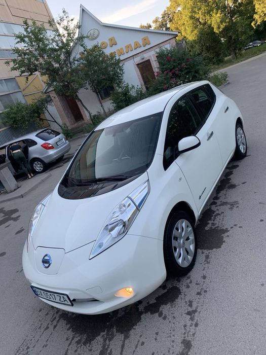 Оренда Nisssan Leaf 2017 30квт