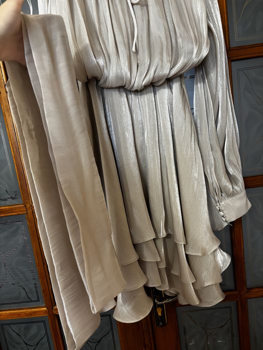 Елегантна сукня з шовку