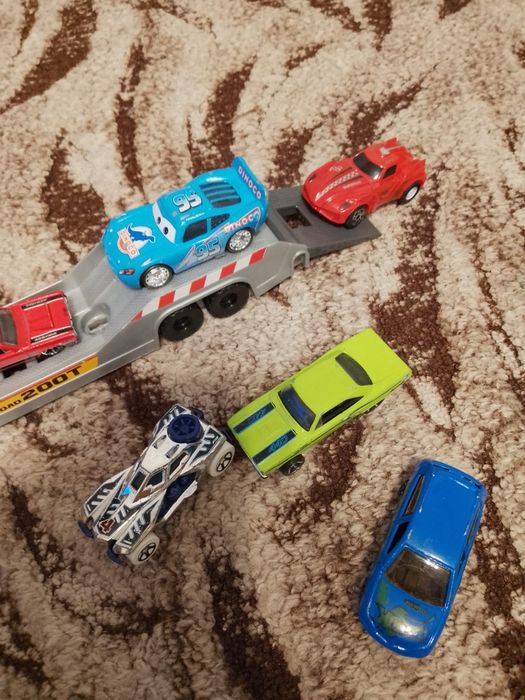 Zestaw autek dla chłopca