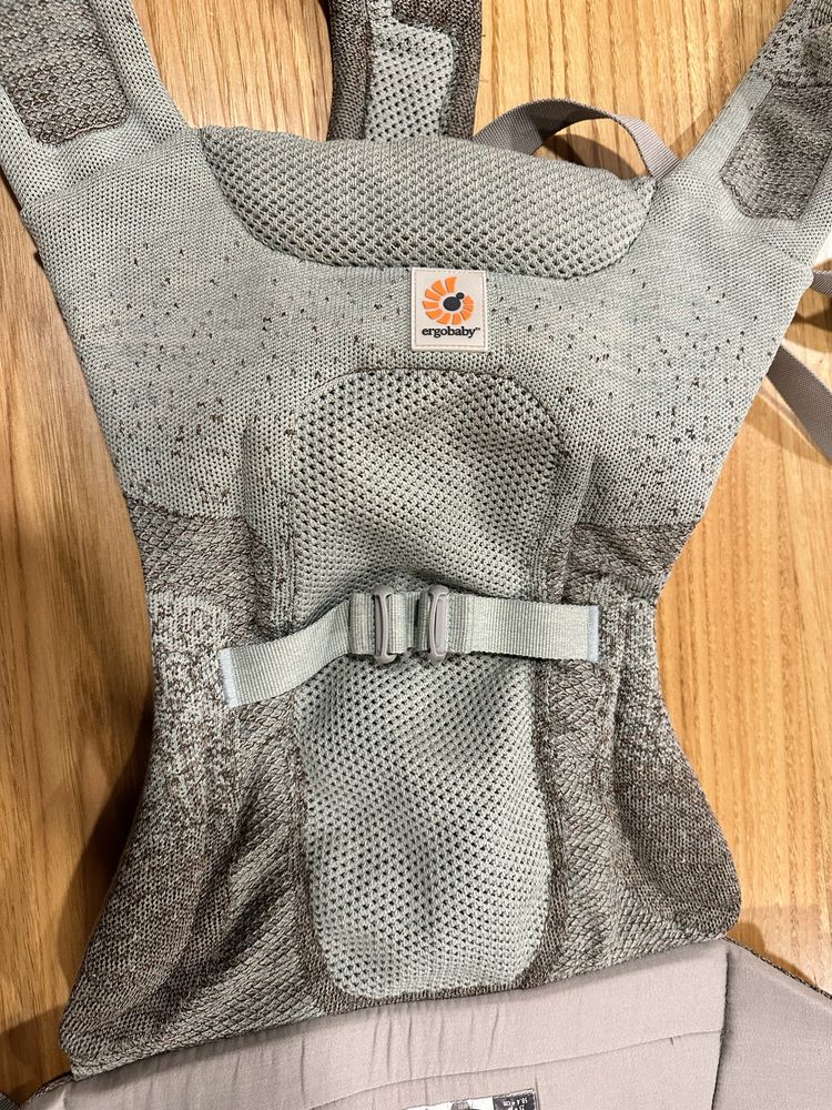 Mochila de bebé ergobaby aerloom