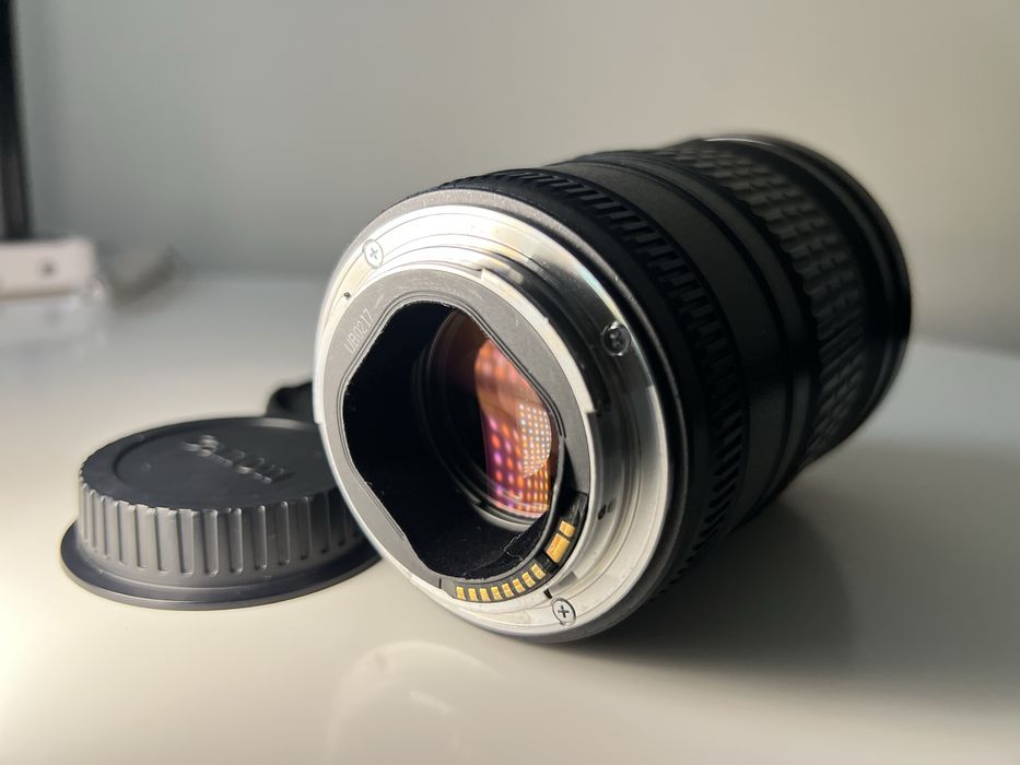 Обʼєктив Canon 135l 2