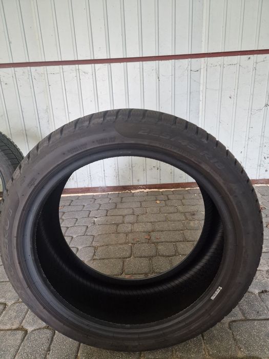 Zestaw zimowych opon Pirelli Sottozero 3 R18
