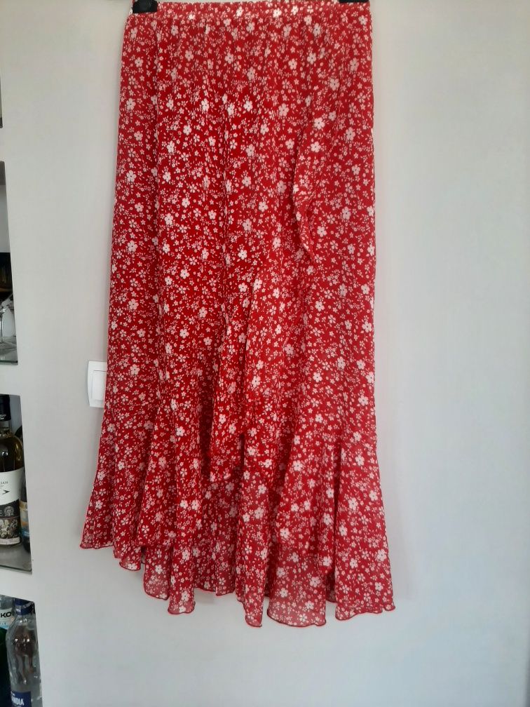 Czerwona spódnica midi w kwiatki z falbanką i gumką M-L