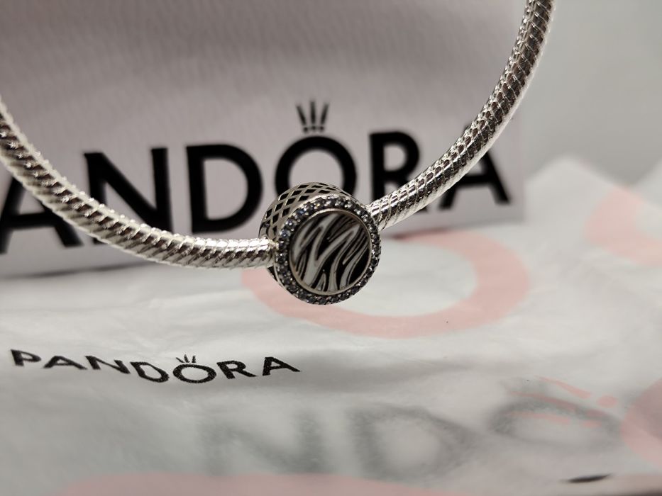 Conta zebra preta e branca da Pandora