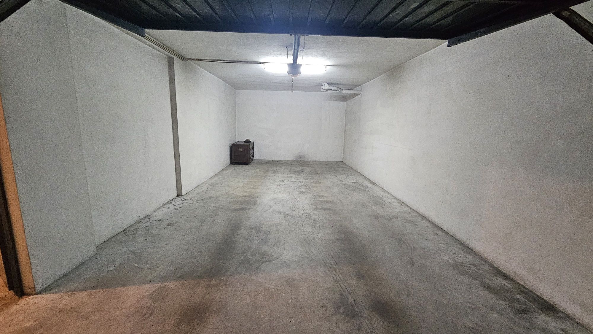 Garagem fechada 47m2 -