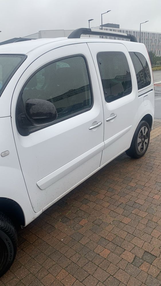 Renault cnngoo biały
