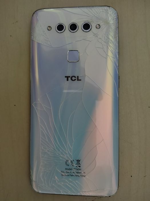 Telemóvel TCL Plex modelo T780H para peças.