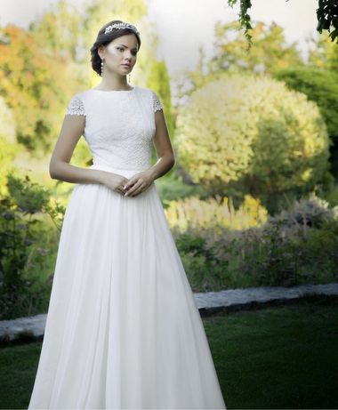 Неймовірно ніжна весільна сукня, розмір S