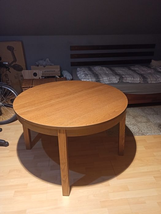 Okrągły stół rozkładany