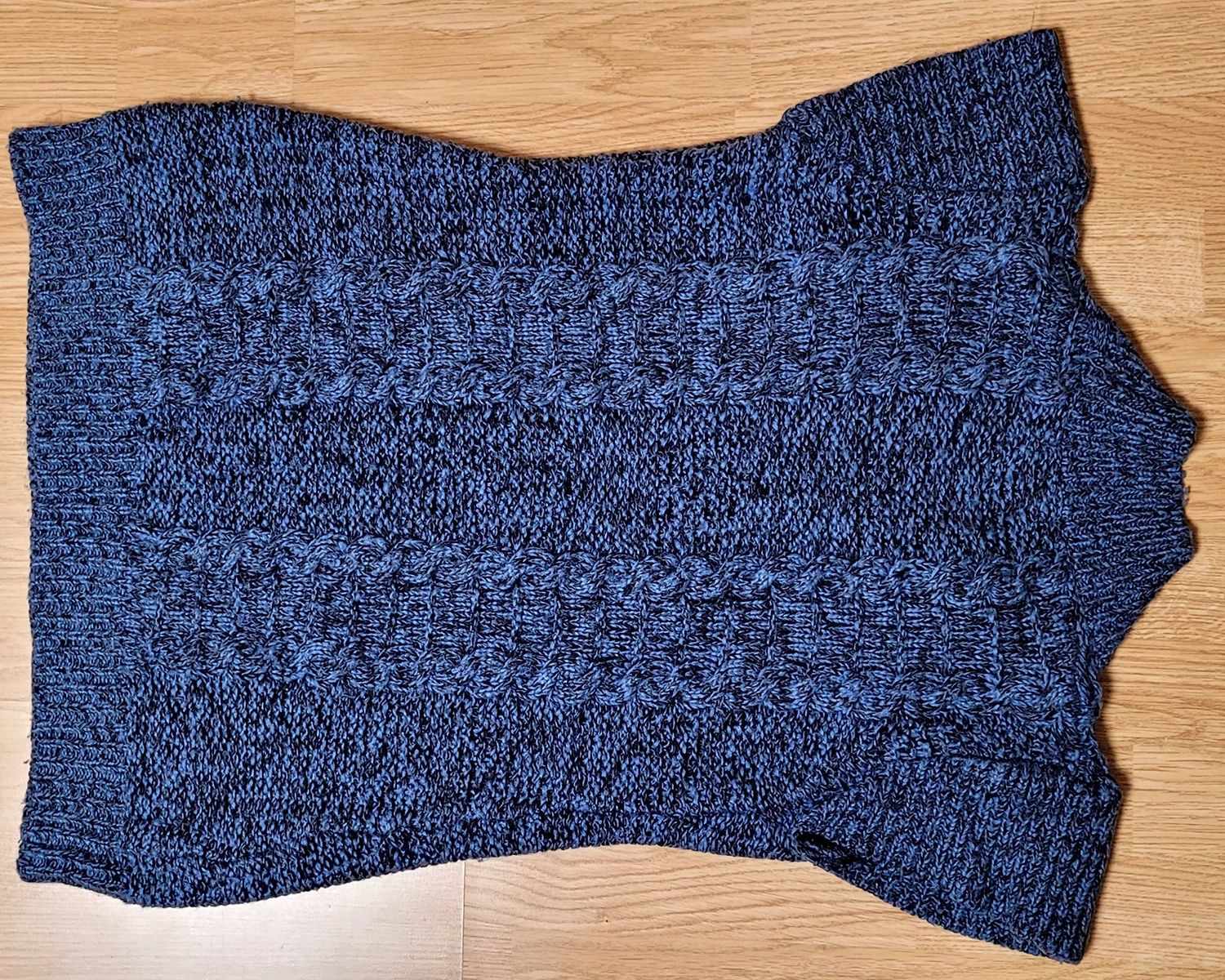 Sweterek kamizelka niebieska  10