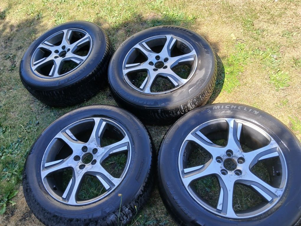 Opony całoroczne Michelin Crossclimate SUV 235/60 18