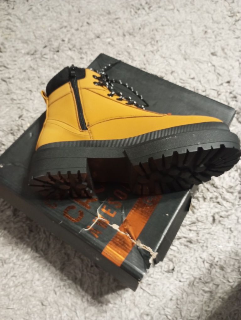 Botki damskie CROPP r. 39, dł. wkładki 26 cm nowe model: YQ284