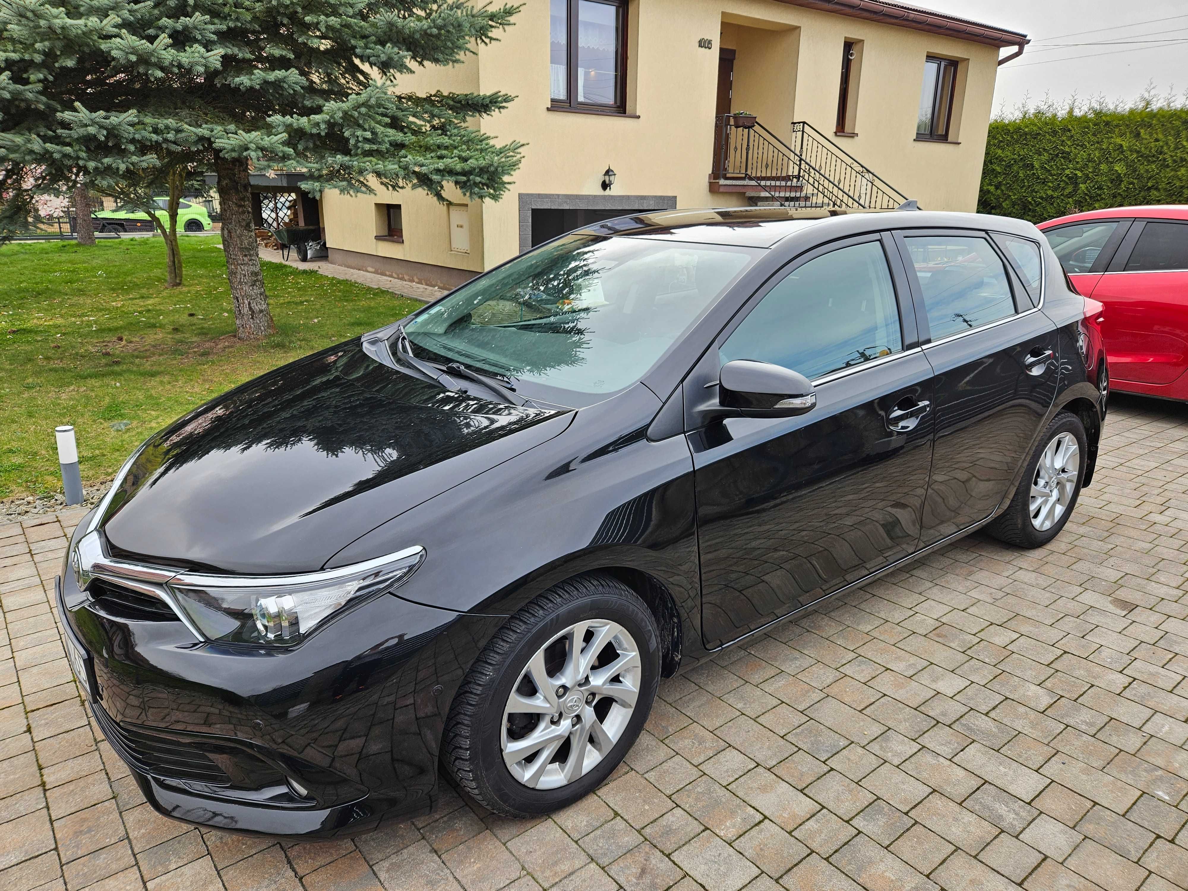 Toyota AURIS / 2016