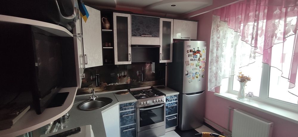 Продам 3 кімнатну квартиру вул. Єськова